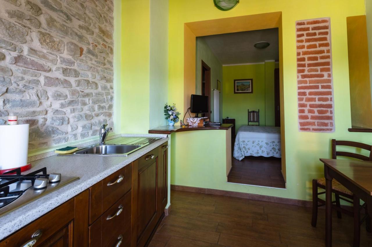All'ombra Del Castello Bed & Breakfast Ciglie